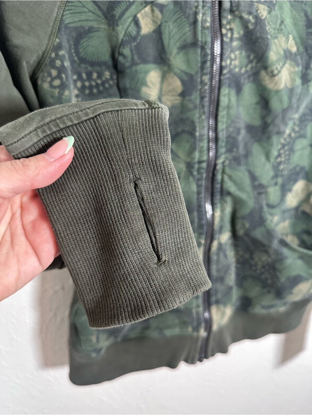 Lululemon Scuba Hoodie Size 6 Green Butterfly Print Full Zip Athletic Jacket - Picture 2 of 7